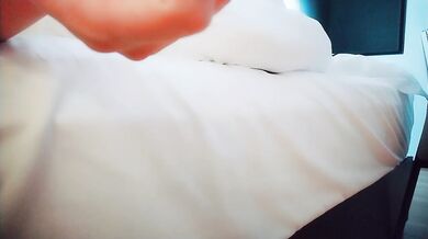 【良家故事】偷拍收割良家中年妇女，短髪女私会酒店，疯狂酒店性爱，骚逼得到满足 (1)